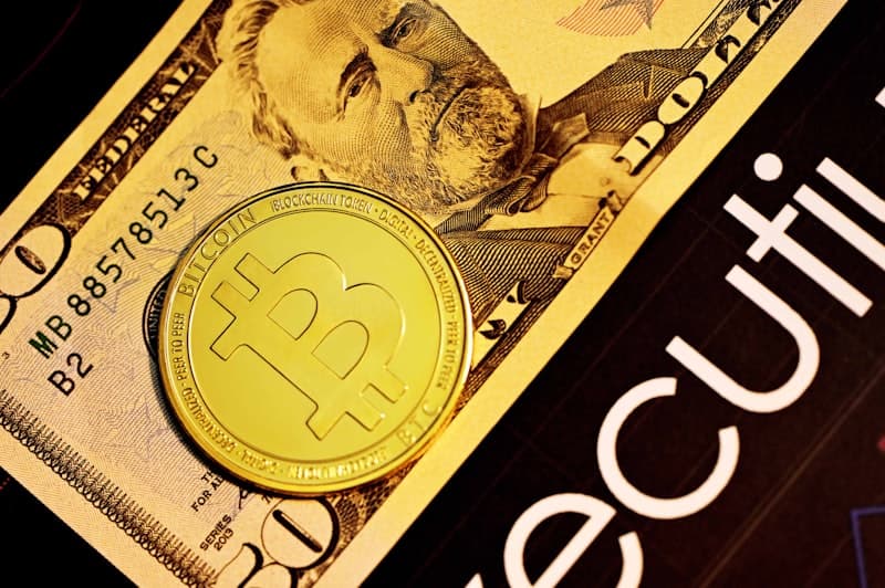 Digital Assets Go Mainstream: Institutional Adoption, Stablecoins Surge, and BTC/USD Technical Outlook