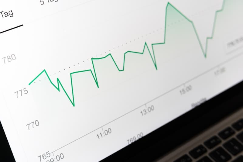 Consistent Edge: Low‑Risk Strategies for Prop Firm Challenges