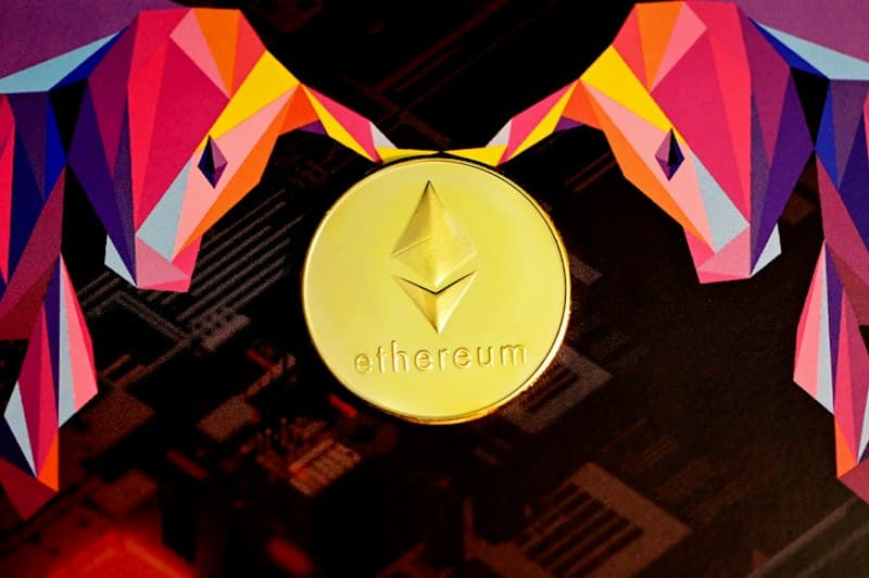 Ethereum Usage Hits Records Amid Monthly Losses: On‑Chain Insights and Trading Setups